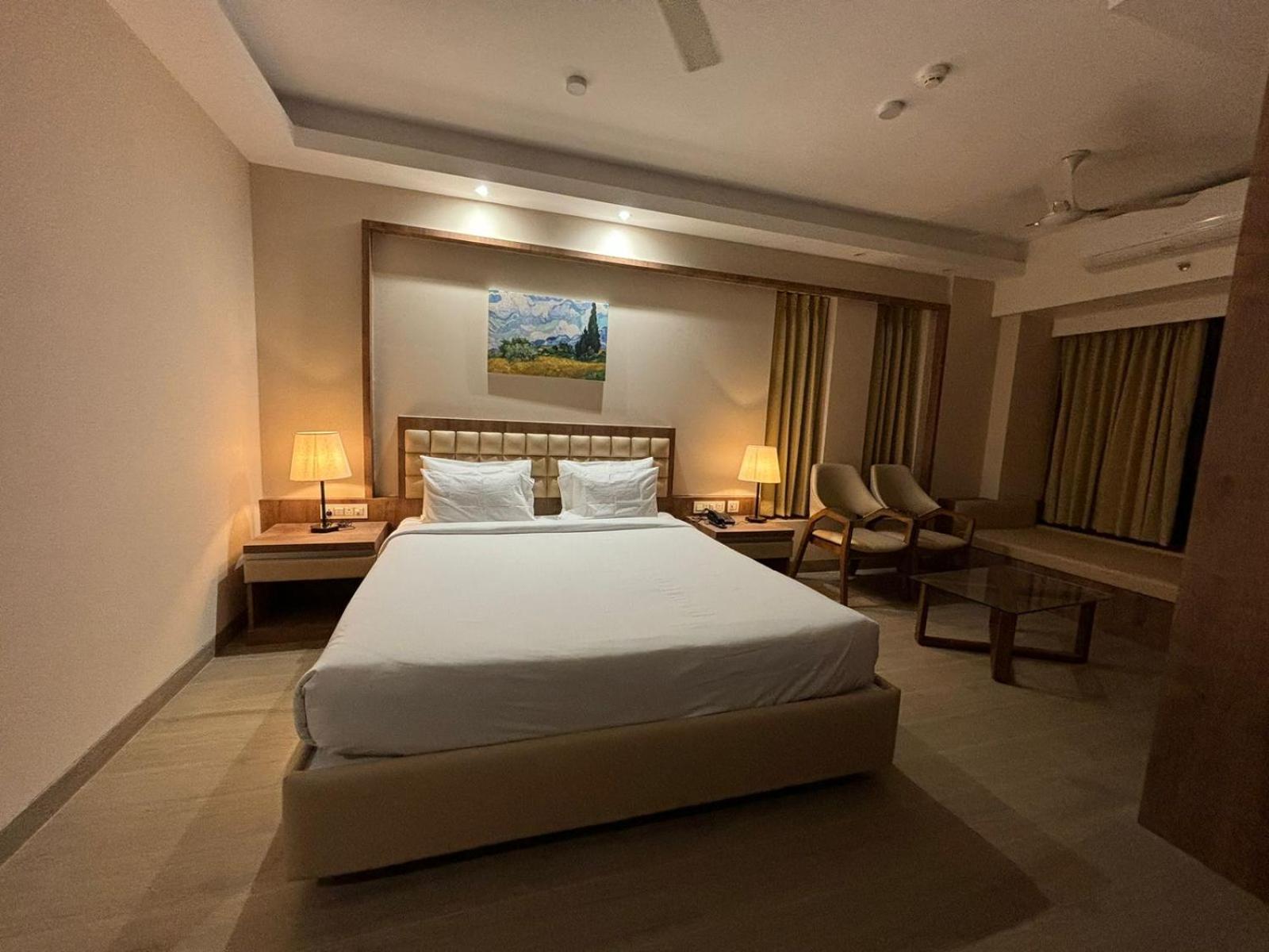 The Pearl Club Resort Shānti Niketan 外观 照片