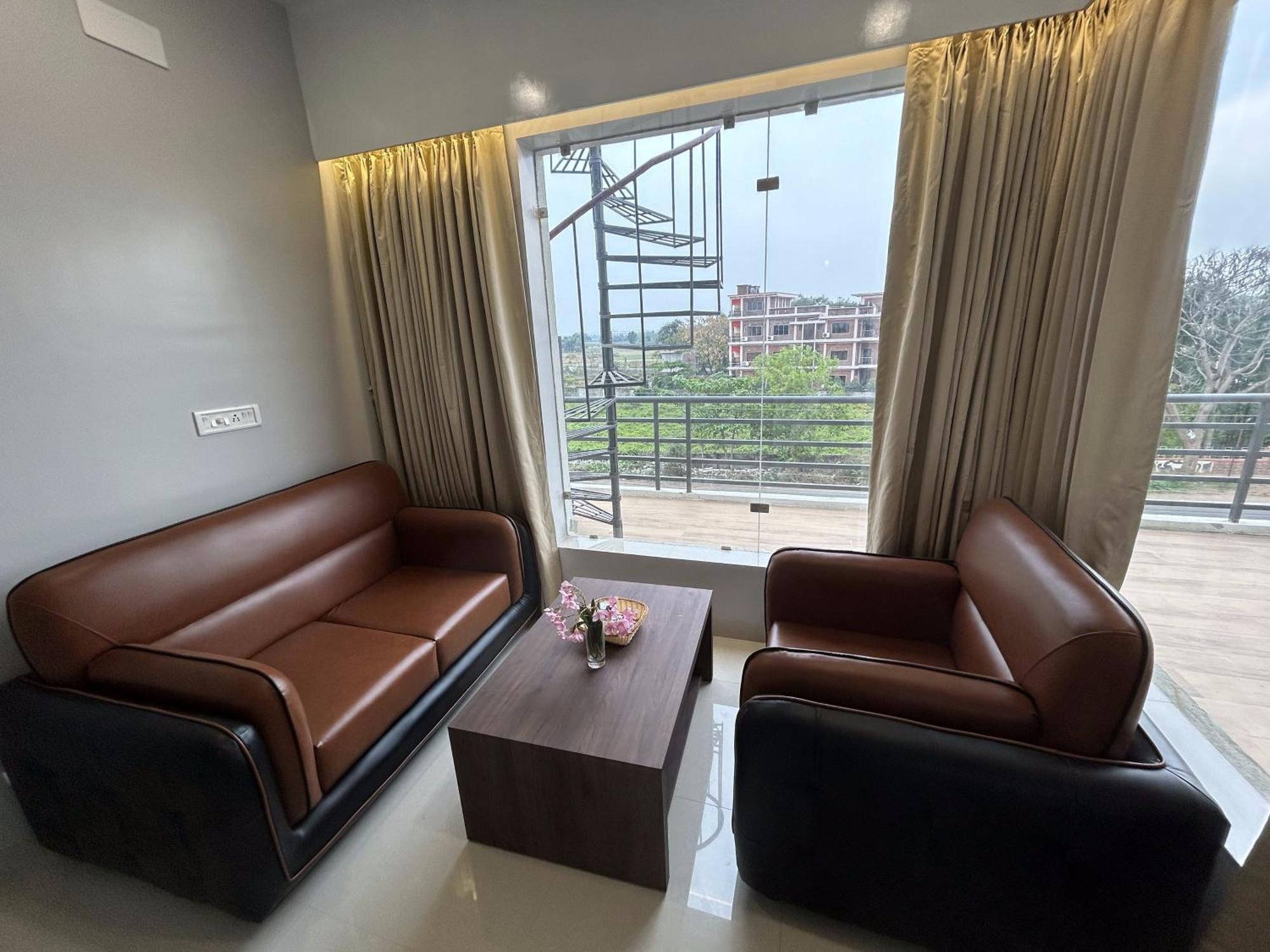 The Pearl Club Resort Shānti Niketan 外观 照片
