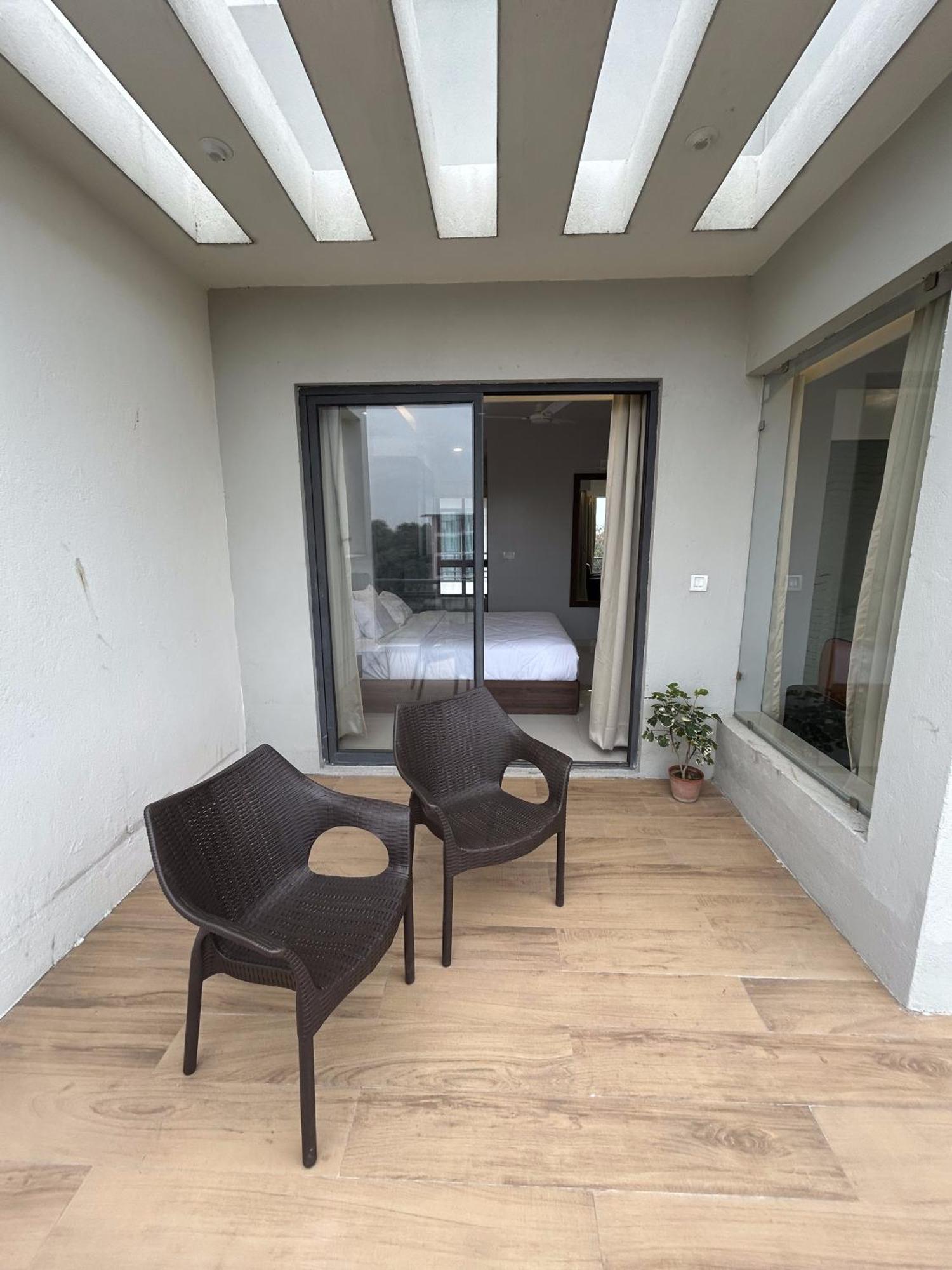 The Pearl Club Resort Shānti Niketan 外观 照片