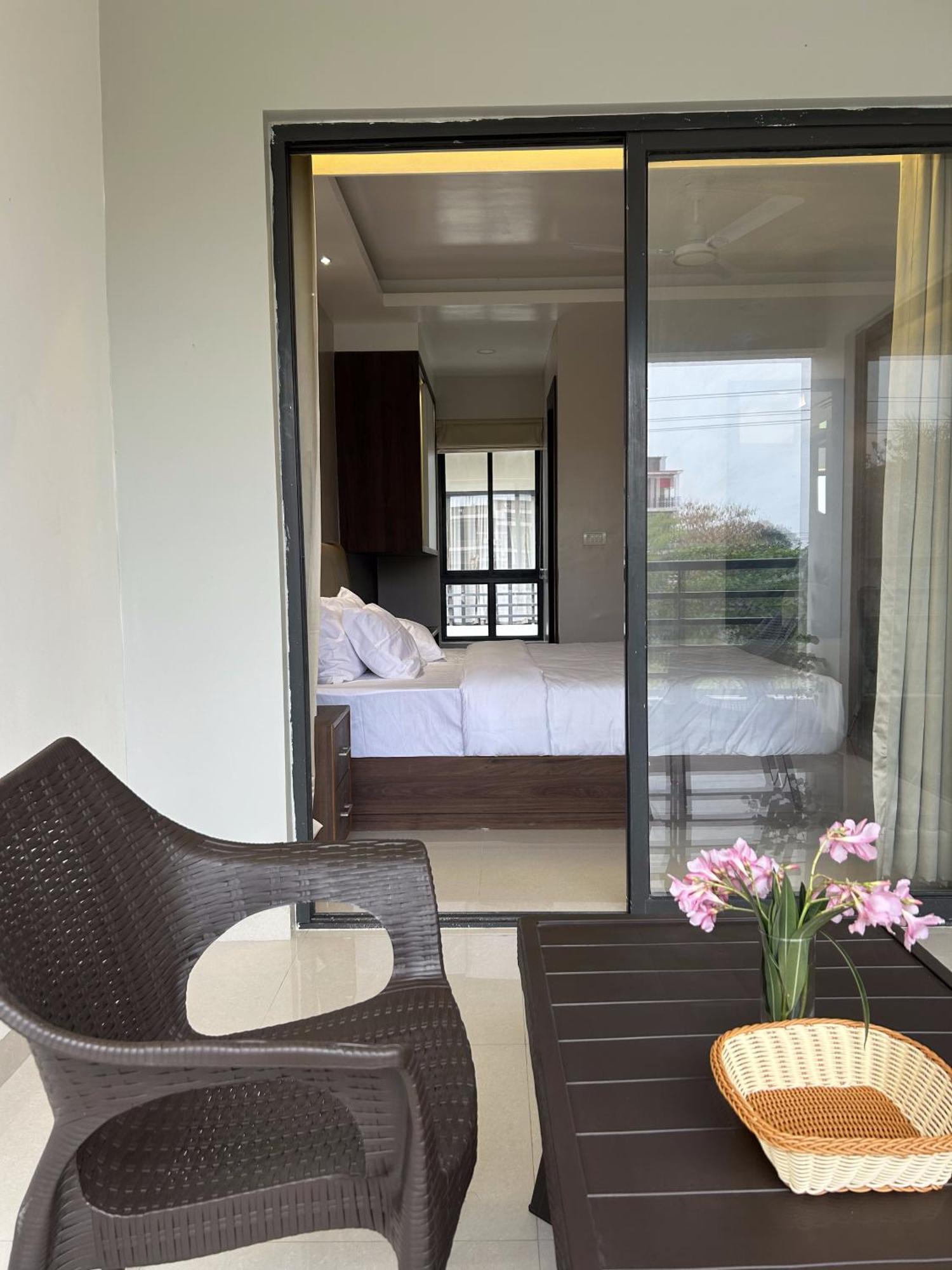 The Pearl Club Resort Shānti Niketan 外观 照片